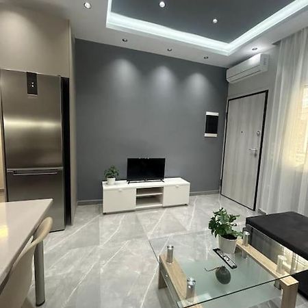 Luxury Apt 5Min To Metro Nikaia Pire Dış mekan fotoğraf